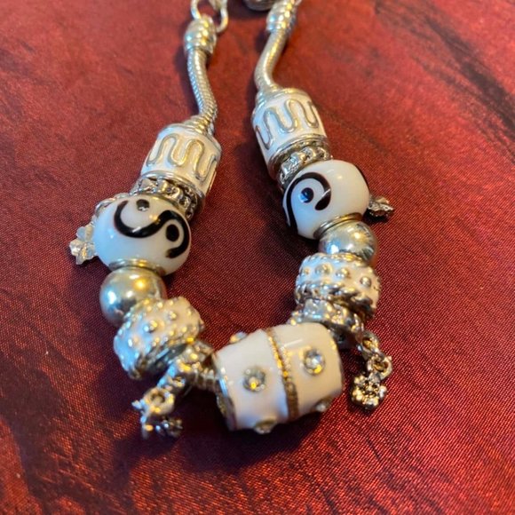 18cm Charm Bracelet with 13 Assorted Pandora Style White and Silver Charms - Picture 4 of 4